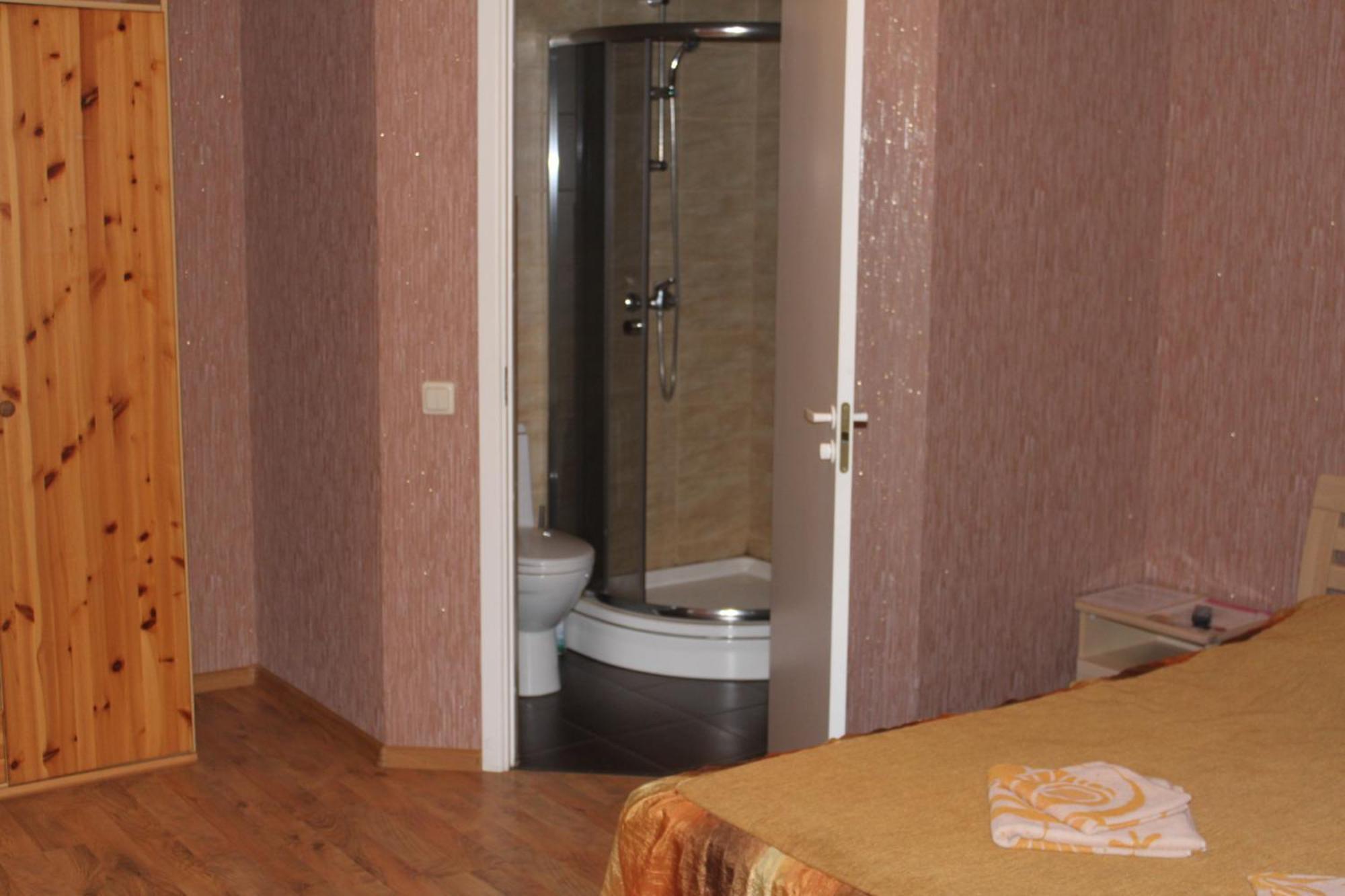 Atputas Komplekss Lilaste Bagian luar foto